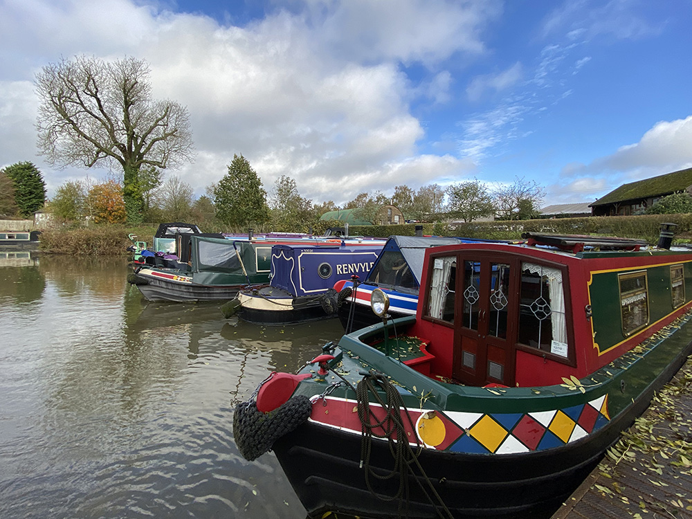 Narrowboat moorings at Crick Wharf Marina